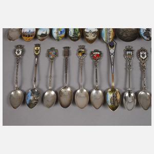 Sammlung Andenkenlöffel mit Emaille