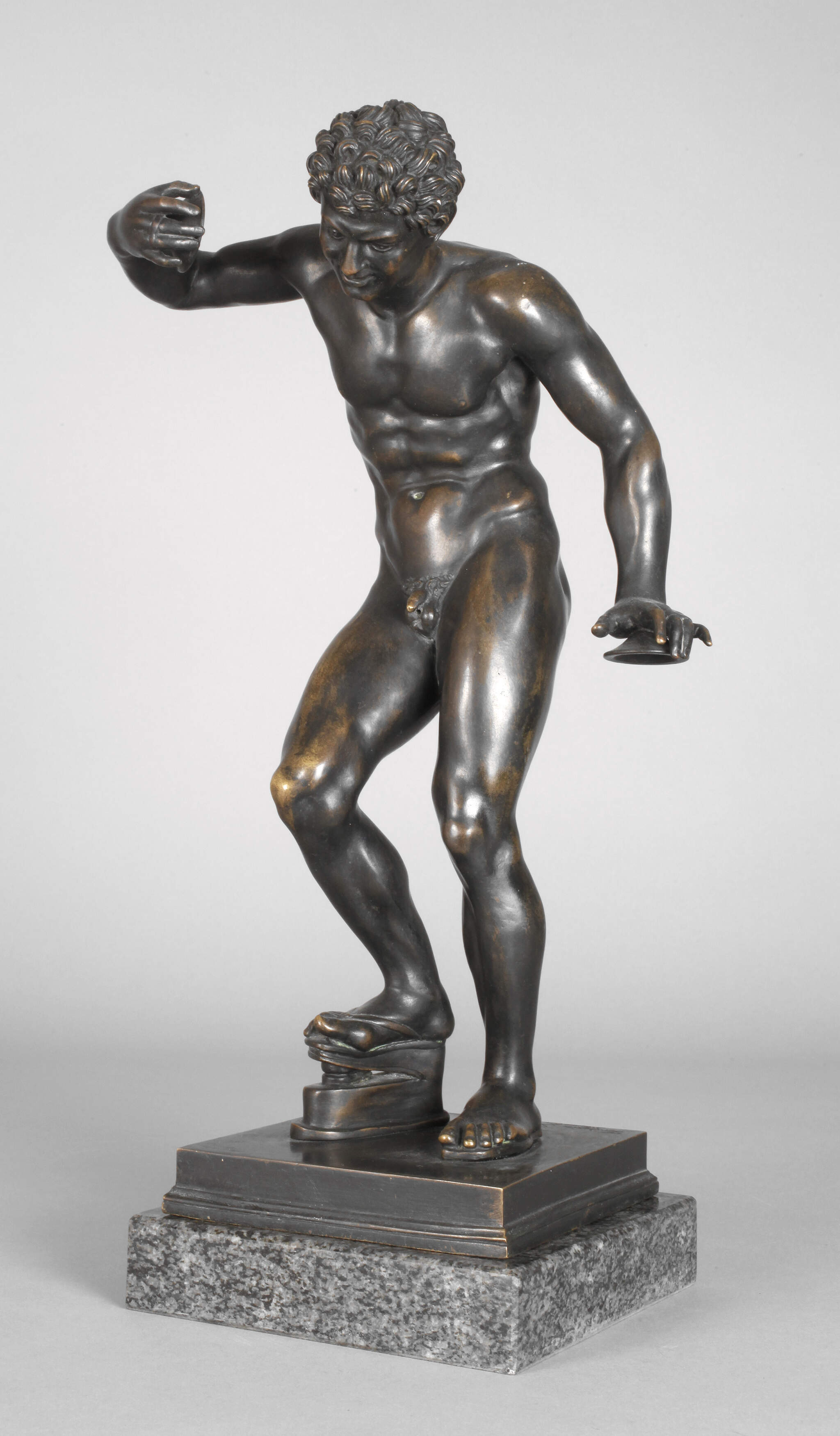 Antikenrezeption musizierender Faun mit Zimbeln