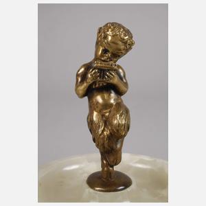 Kleiner tanzender Faun auf Marmorschale