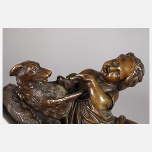 Mädchen und Hund beim Spiel