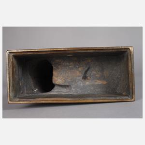 Göttin Bastet in Gestalt einer sitzenden Katze