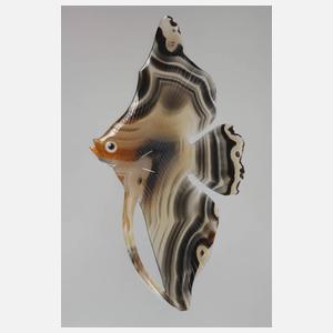 Drei Achat-Schnitzereien