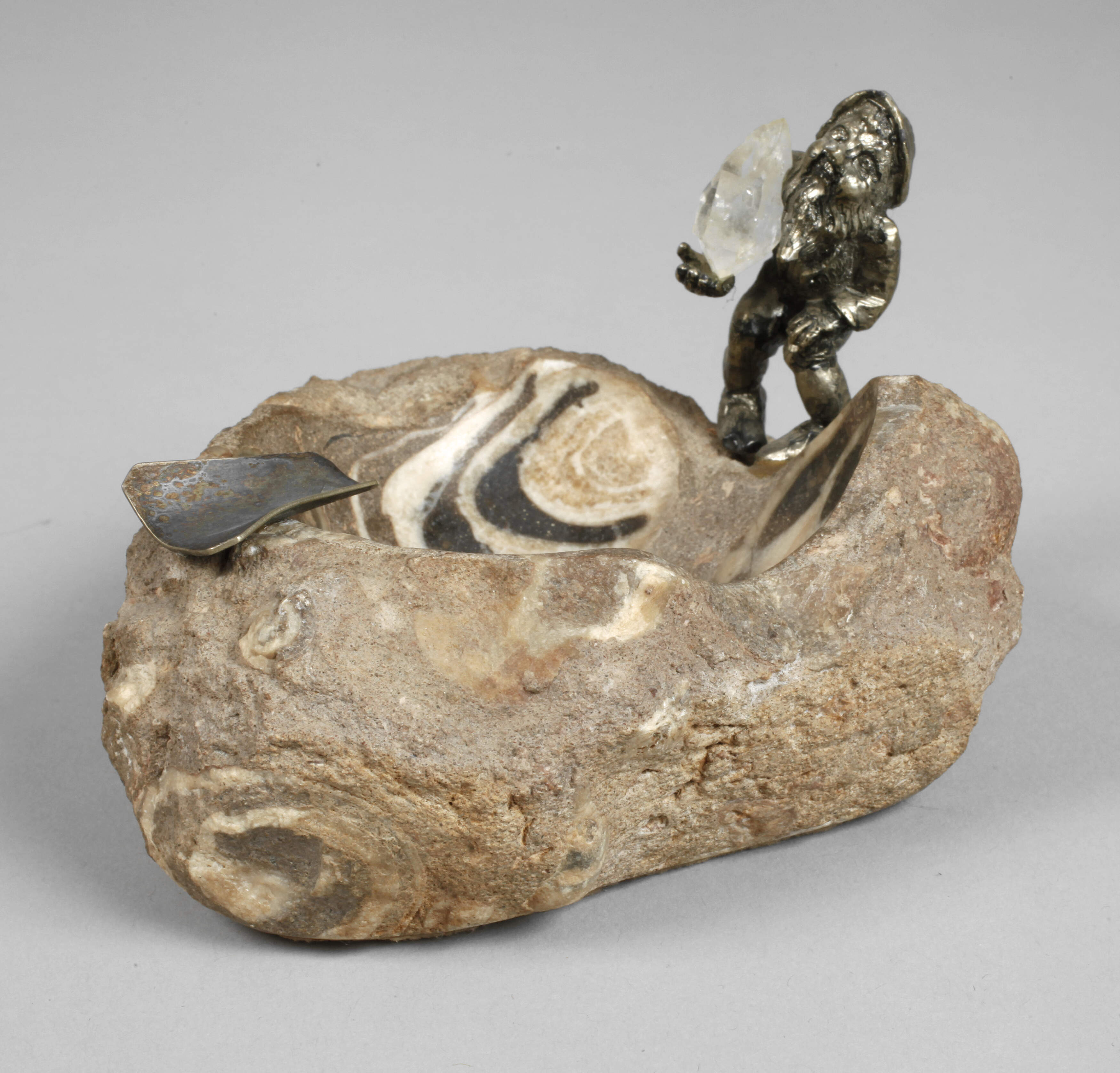 Figürlicher Aschenbecher