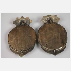 Zwei barocke Zierappliken