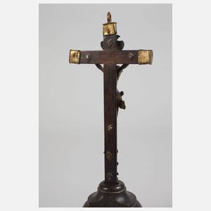 Zwei Kruzifixe