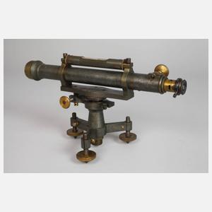 Zwei Nivelliergeräte