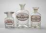 Drei Apothekergefäße