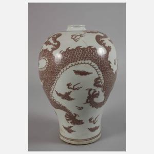 Vase mit Drachendekor