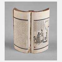 Feine Beinschnitzerei111