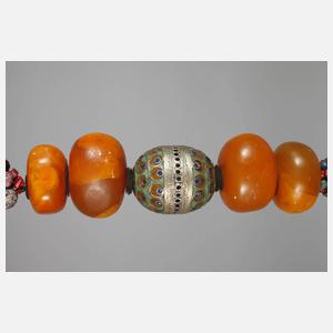 Übergroße Ethnokette