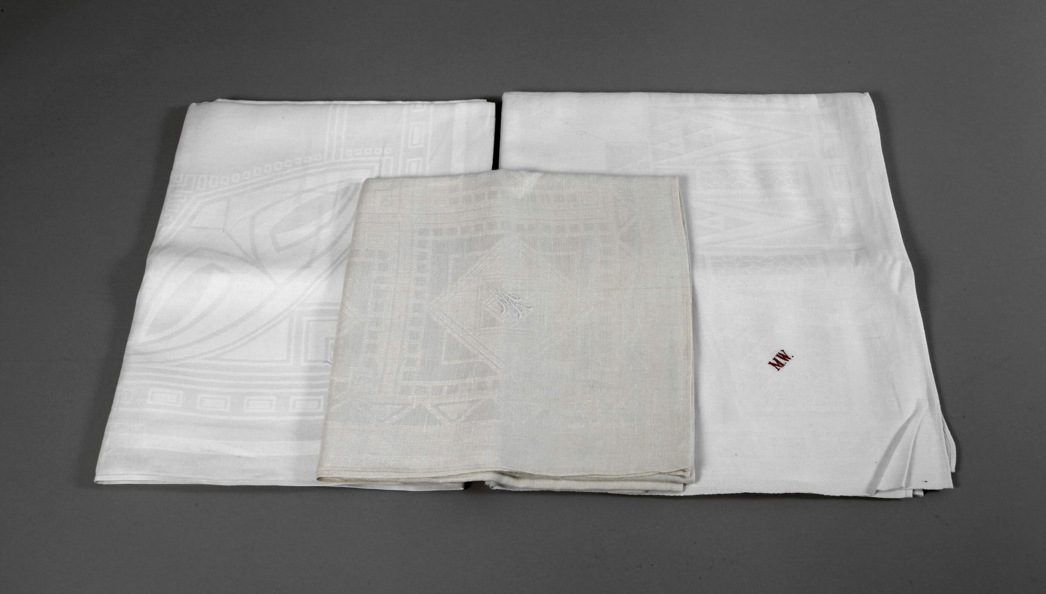 Drei Tischtücher Jugendstil