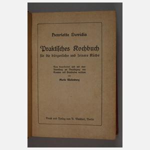 Acht alte Kochbücher