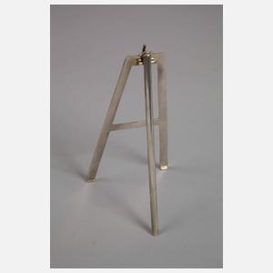 Silberner Taschenuhrenständer als Staffelei