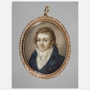 Feiner Medaillonanhänger mit Perlenbesatz