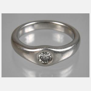 Massiver Herrenring mit Brillant