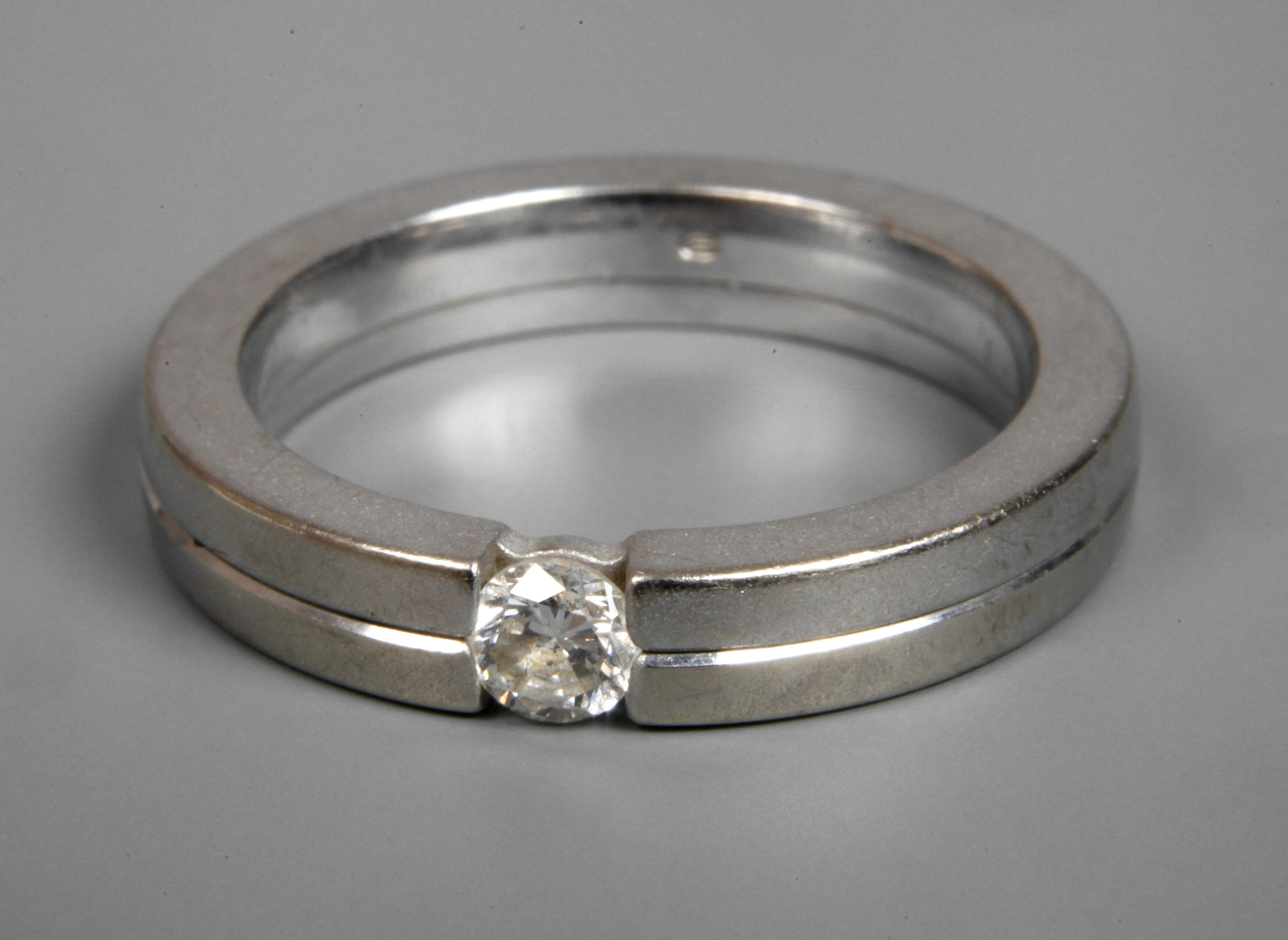 Bandring mit Brillant