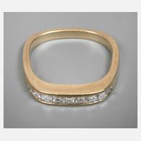 Moderner Damenring mit Diamanten111