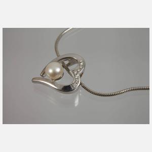 Herzanhänger mit Perle und Brillanten an Kette