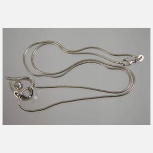 Herzanhänger mit Perle und Brillanten an Kette