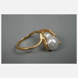 Damenring mit Barockperle und Brillanten