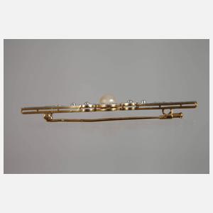 Feine Brosche mit Perle und Diamanten