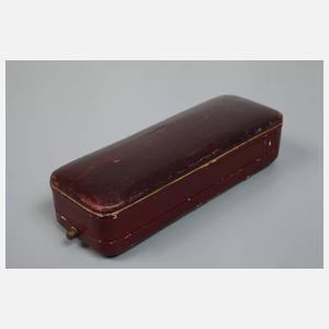 Reversnadel mit Edelopal und Diamanten