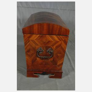 Höfische Runddeckeltruhe barock