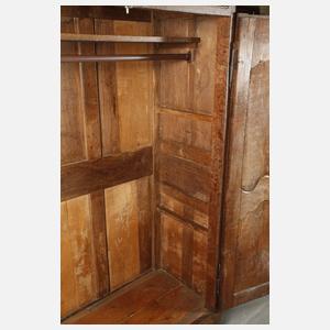 Kleiderschrank