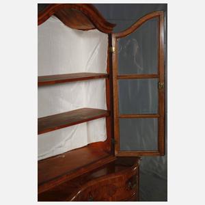 Kommode mit Vitrinenaufsatz Barock