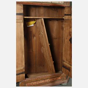 Barocker Bauernschrank