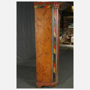 Bemalter Bauernschrank
