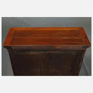 Klassizistischer Kommodenaufsatz