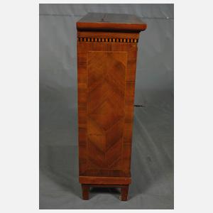 Klassizistischer Kommodenaufsatz