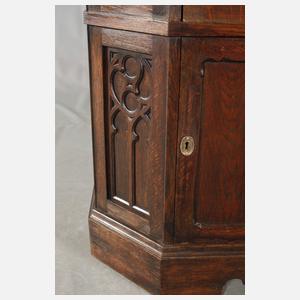 Kleiner Vitrinenschrank