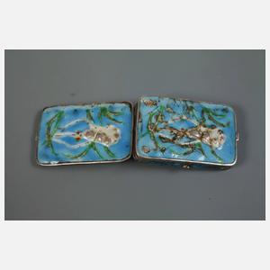 Vier kleine Dosen mit Emaille