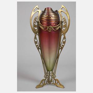 Große Vase mit Messingmontur