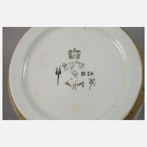 Rozenburg Henkelkrug Pfauendekor