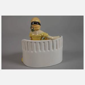 Wiener Keramik "Dame auf Bank"