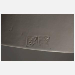 Wiener Keramik "Dame auf Bank"