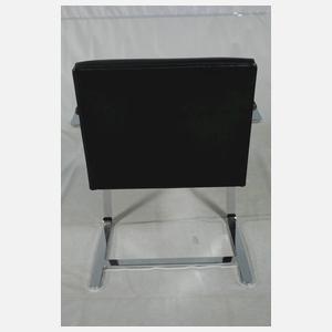 Ludwig Mies van der Rohe, vier Stühle "Brno"