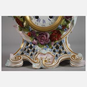 Frankreich prunkvolle Tischuhr mit Amorette