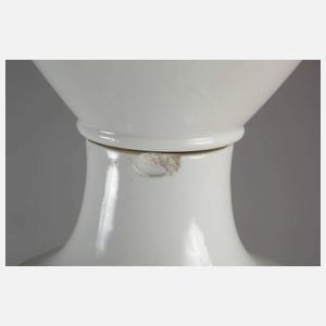 KPM Berlin "Französische Vase mit Greifenhenkeln"