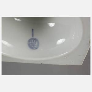 KPM Berlin "Französische Vase mit Greifenhenkeln"