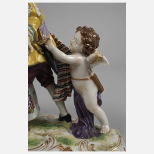 Liebespaar beim Blinde-Kuh-Spiel