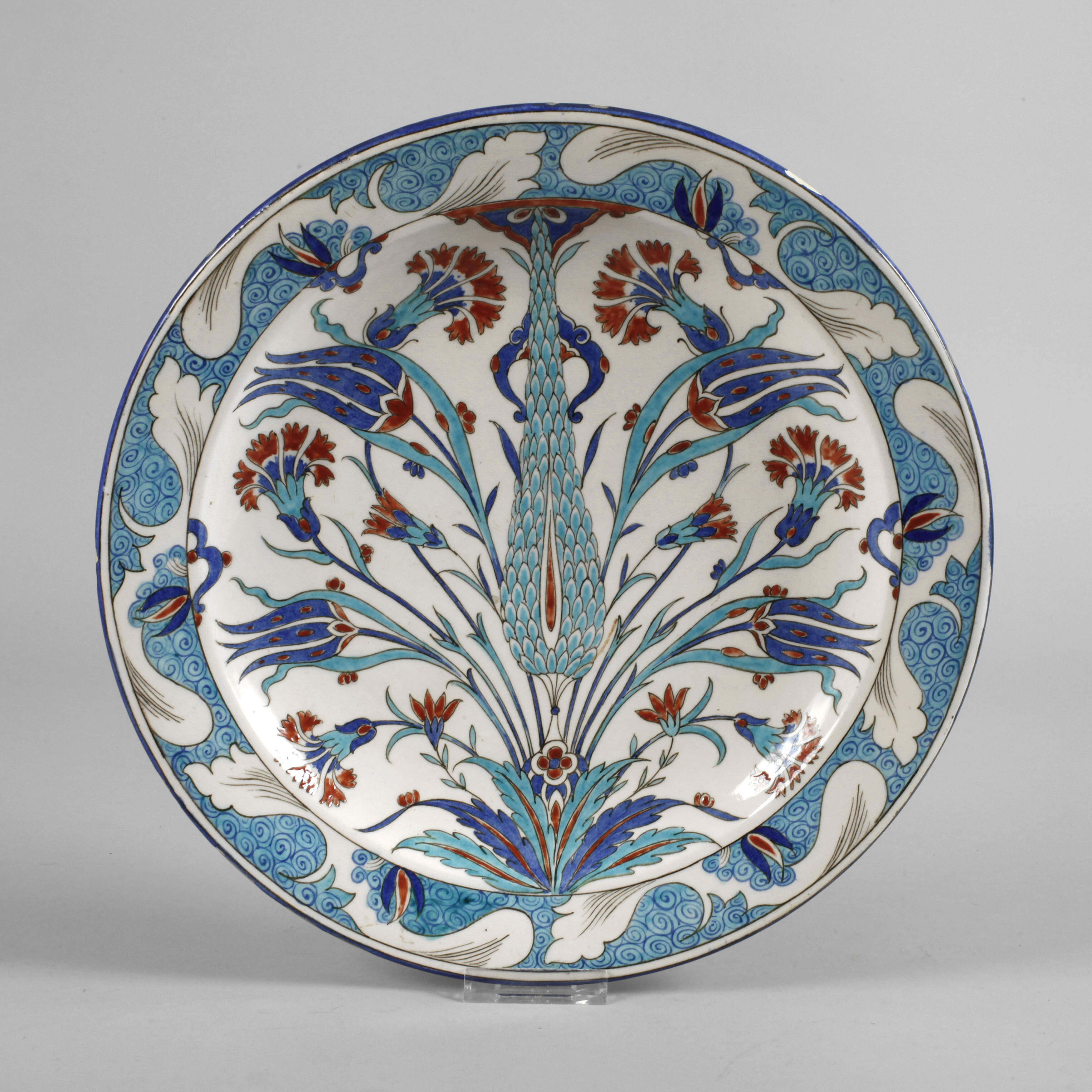 Großer Teller im Iznikstil