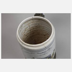 Hochdicker Fayencewalzenkrug mit Postkutsche