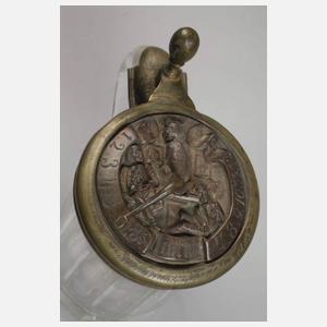 Scherzkrug mit Bieruhr