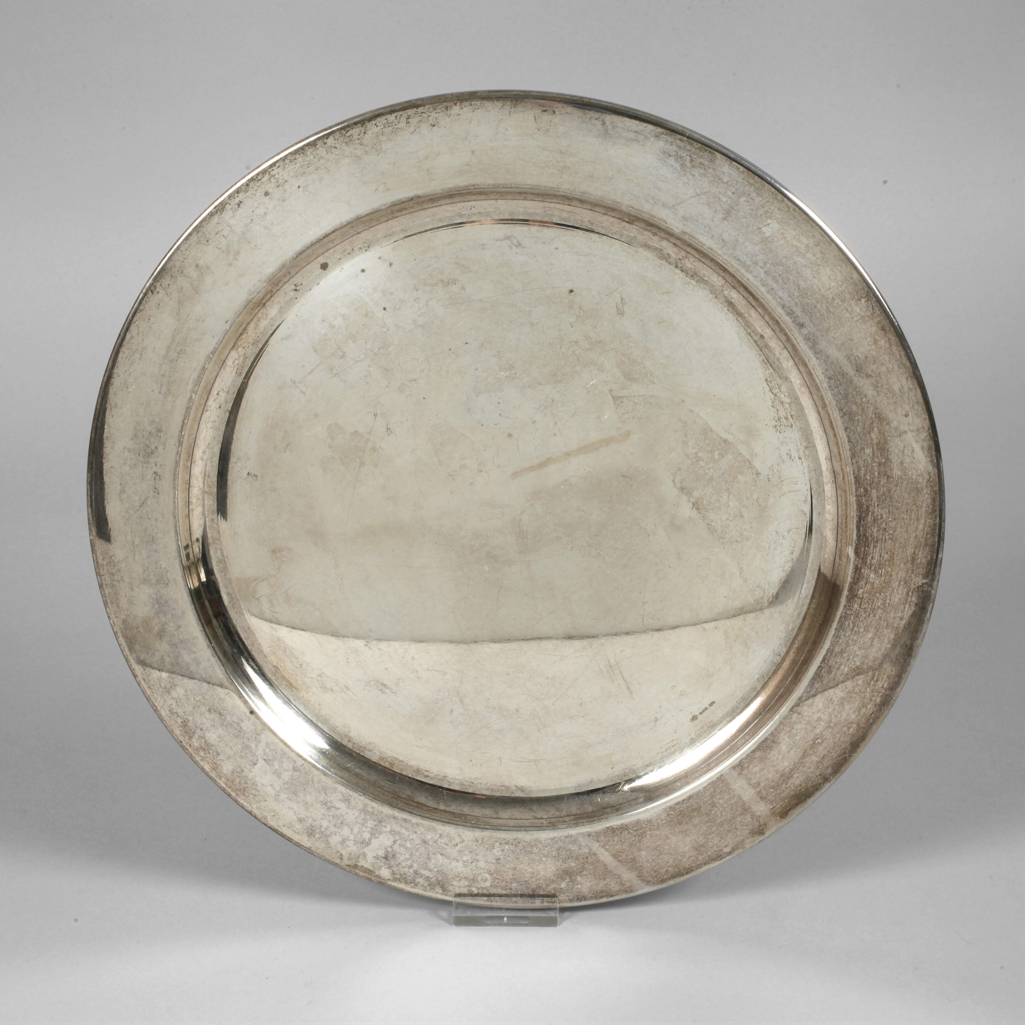 Moderner Silberteller Italien