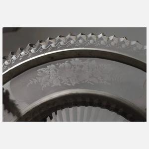 Glasschale mit Metallmontierung