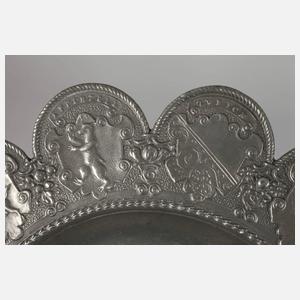 Schweizer Reliefteller sog. "Lappenteller"